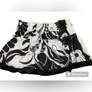 Bebe Rouched Mini Skirt in Size 8